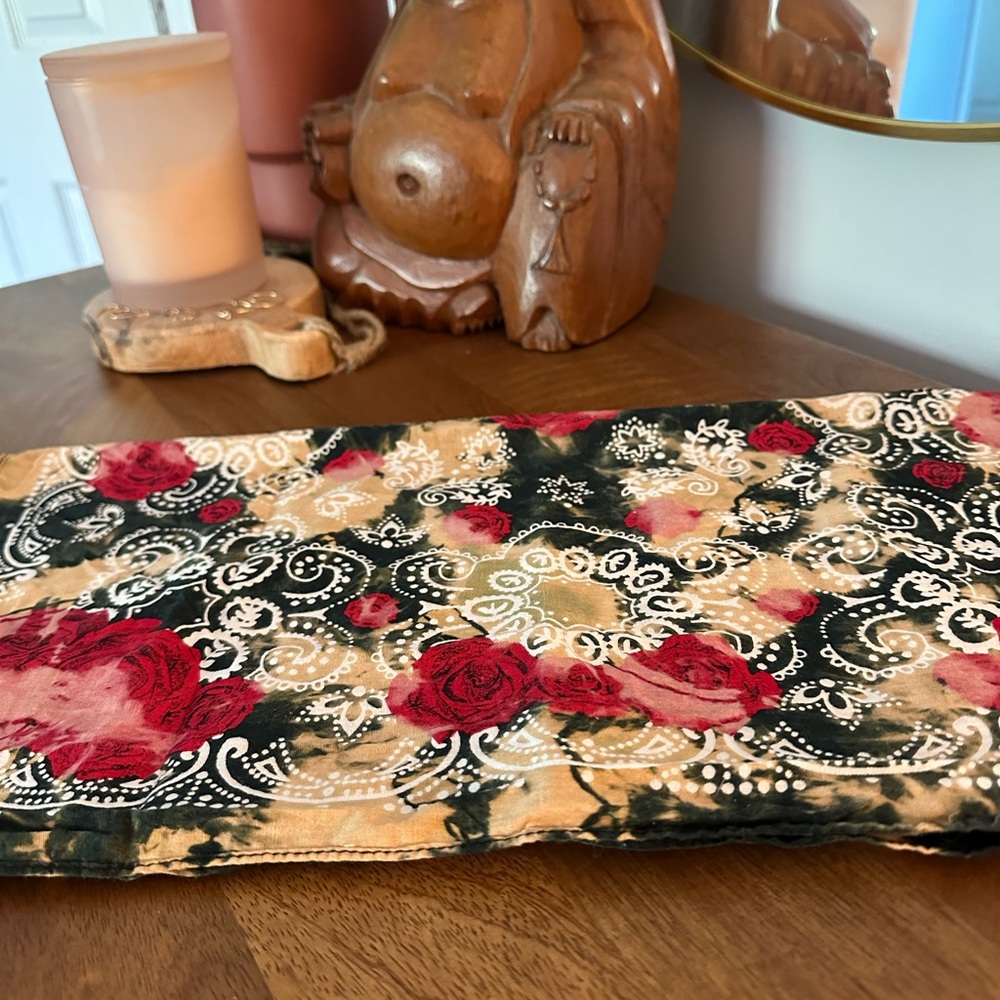 Bandana - Picture 3 of 3